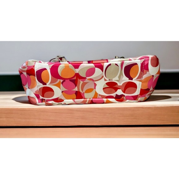 Coach F23957 Daisy Kaleidoscope Print Convertible Hobo - Picture 3 of 10